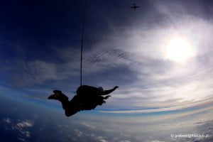 Skoki spadochronowe – nie tylko dla twardzieli!